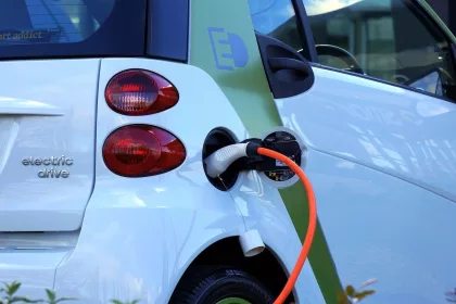 Taxi insurance provider helps install charging points